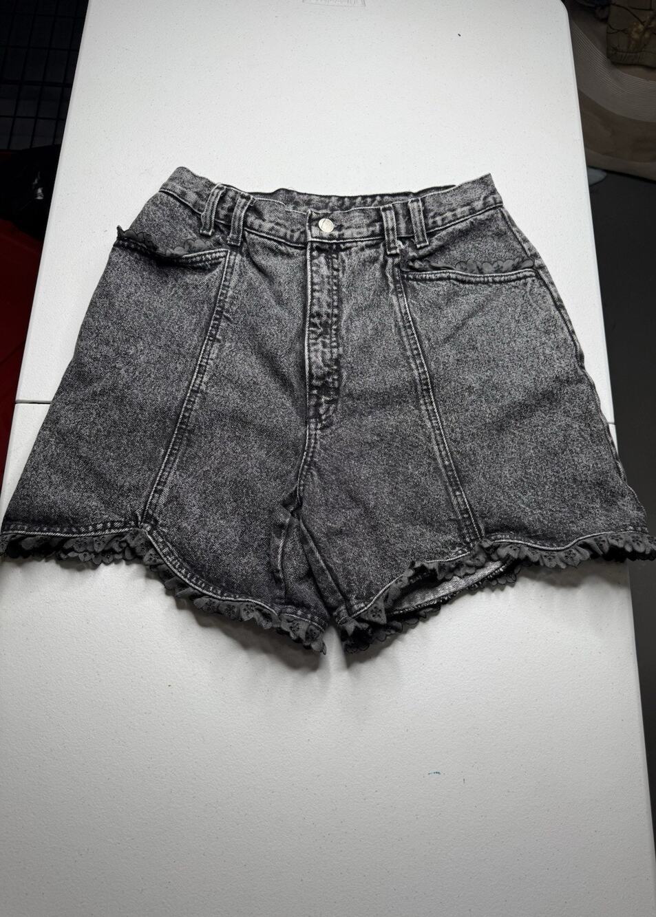 Vintage Roper Cowgirl Western Lace Trim Acid Wash Denim Shorts Size 15/16 USA